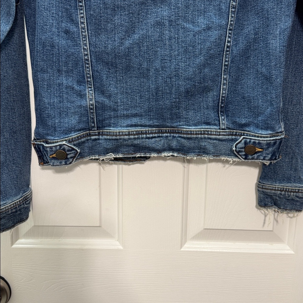 ZARA Distressed Classic Jean Jacket - Picture 5 of 10